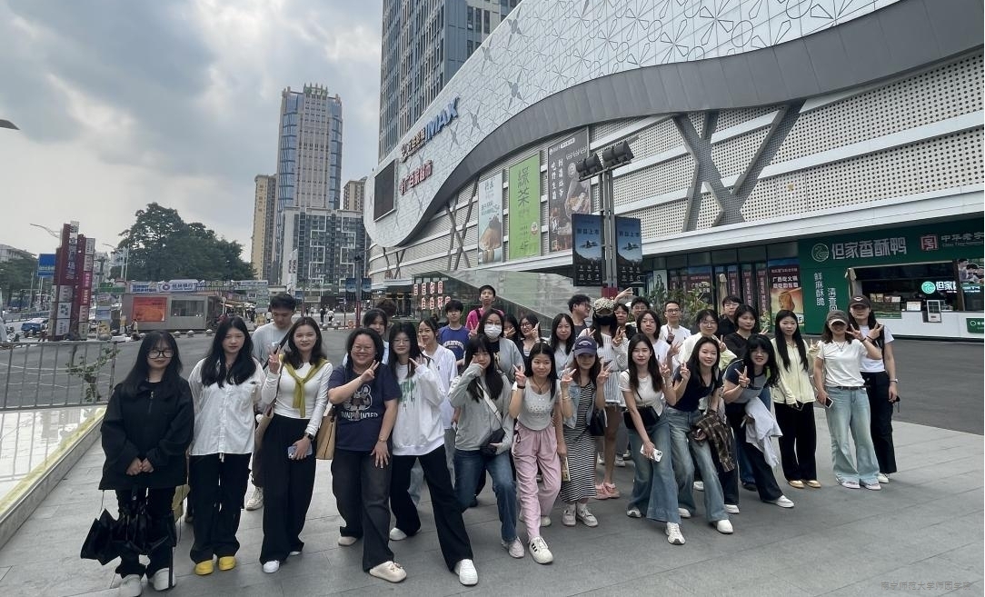 艺术系环境设计专业2024级专升本学生开展《商业空间设计》课程实践