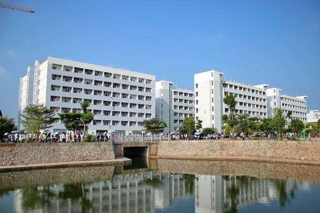 人工湖